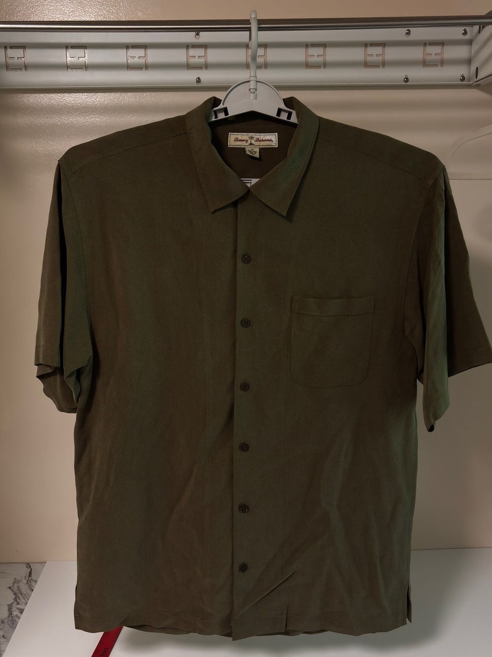 Tommy Bahama Olive Green Short-Sleeve Button-Up Shirt 100% silk size m